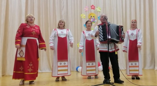 Шоу – конкурс « А ну –ка, женщины!» в Большетаябинском СДК