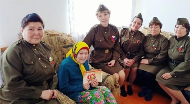 Поздравление ветеранов тыла Янтиковского ТО на дому