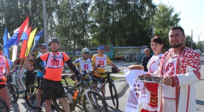 В Яльчикском муниципальном округе прошёл IV любительский профсоюзный велопробег «100 километров – Потому чТо мы Вместе»