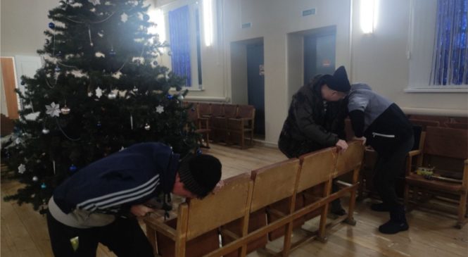 В Ново-Тойдеряковском сельском Доме культуры отремонтировали мебель