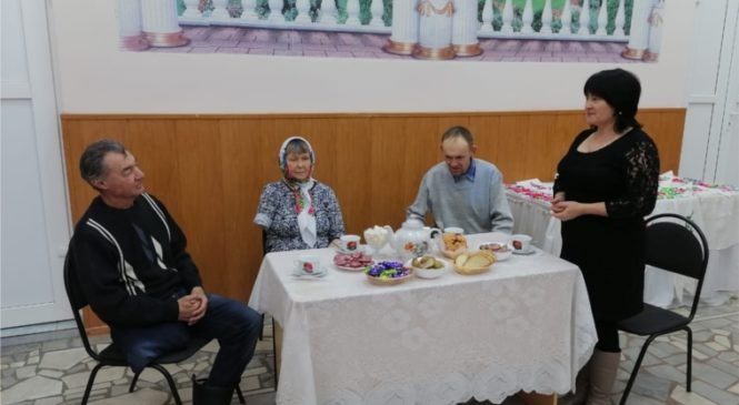 Байдеряковском СДК состоялась встреча за круглым столом «С теплом и лаской к человеку», посвящённый Дню инвалида.