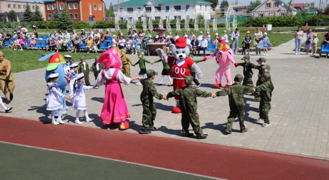 В преддверии Дня защиты детей в Яльчикском округе дали старт благотворительной акции «Взрослые – детям»
